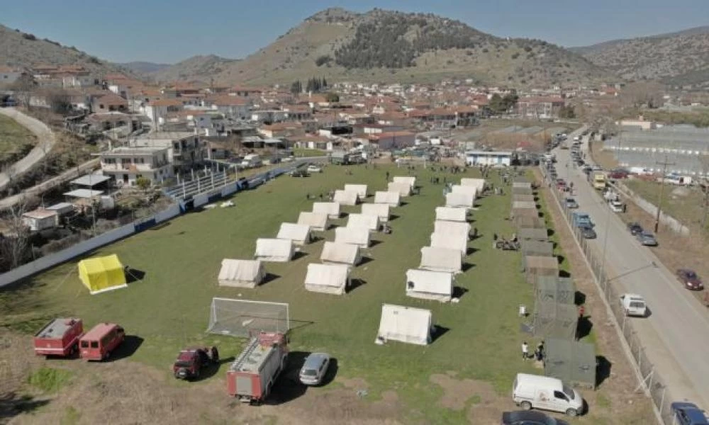 Στον "χορό των ρίχτερ" και πάλι η Ελασσόνα - Μη κατοικήσιμα σχεδόν 900 σπίτια – Τρίτη νύχτα σε σκηνές